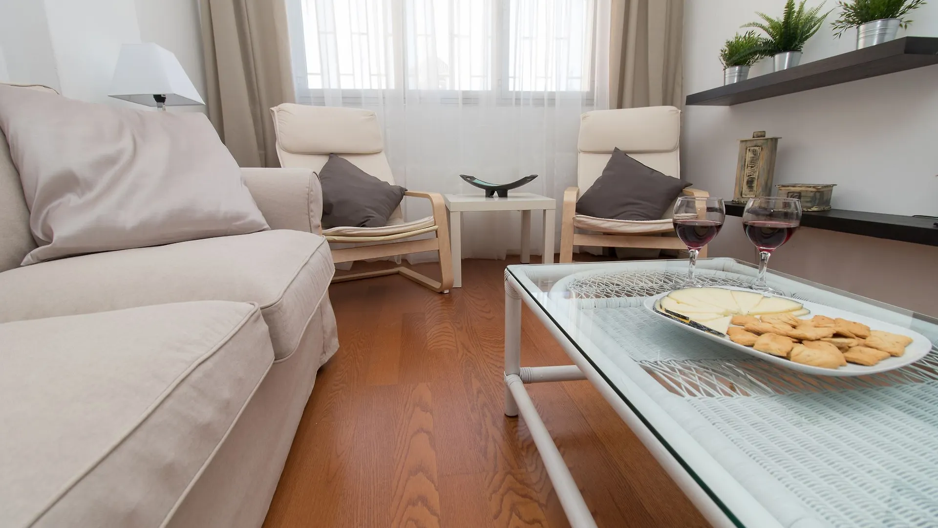 Stunning 3 Bedrooms Apartment Malaga